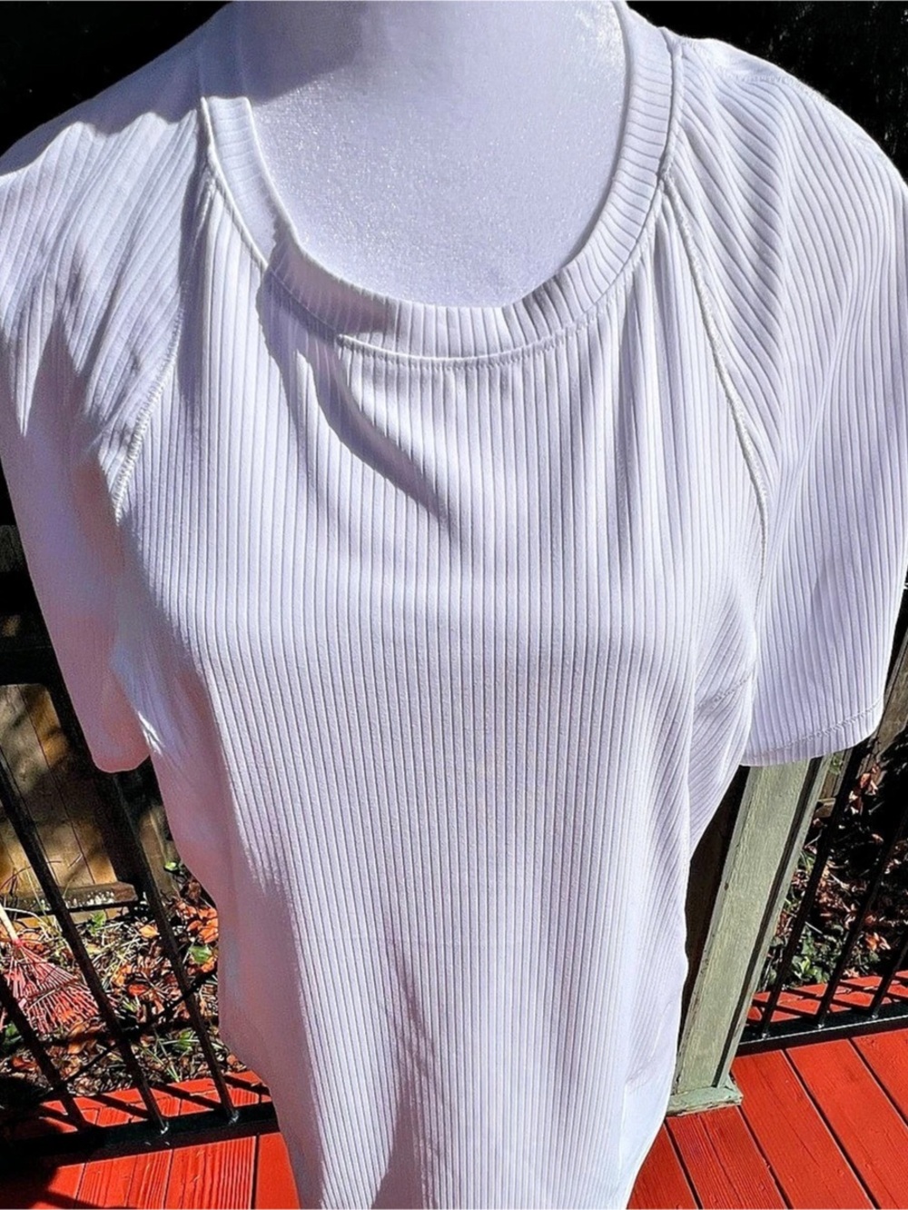 Spyder Women's Ribbed Short Sleeve Active Tee Size Large.